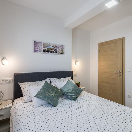 Apart Sa Terasom 250M Od Plaze,Parking,Wi Fi,Rostilj โตรกีร์ ภายนอก รูปภาพ