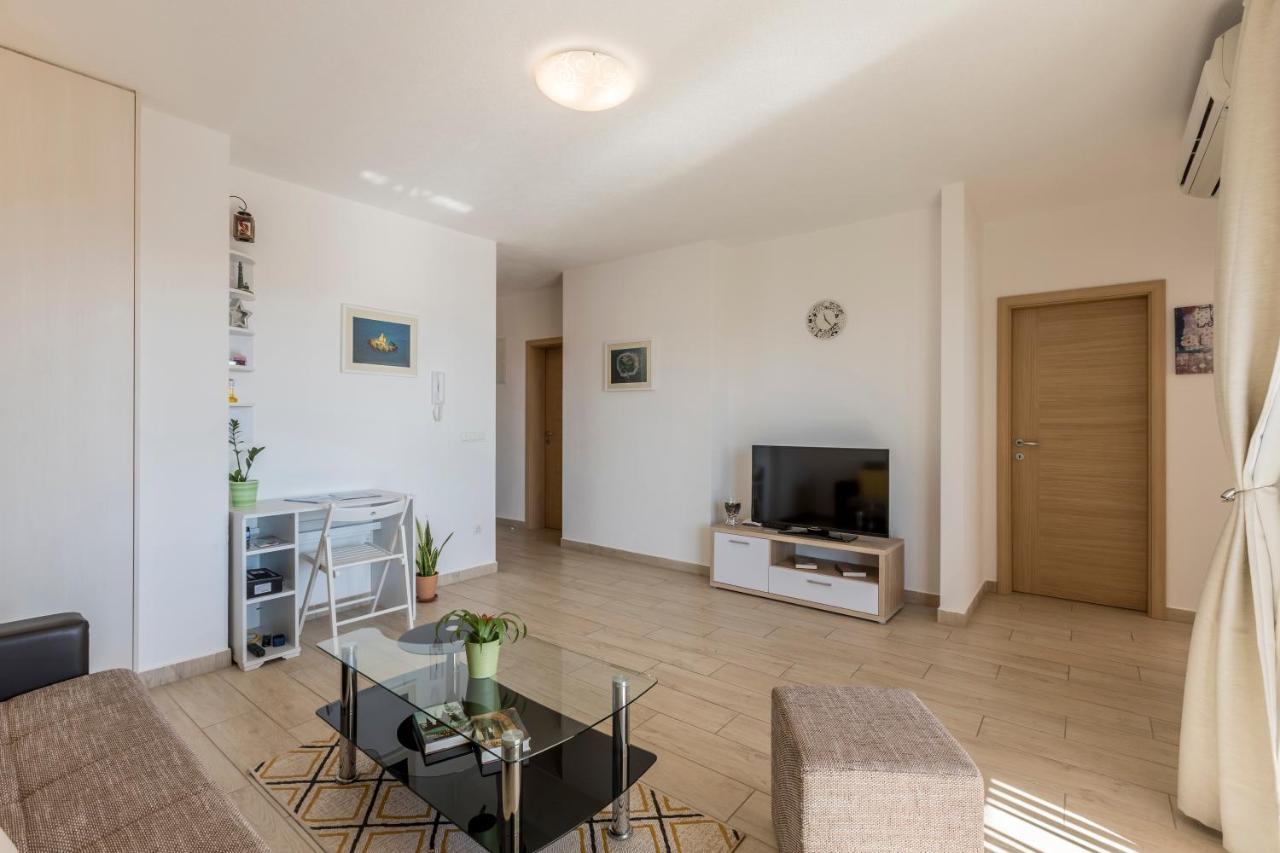 Apart Sa Terasom 250M Od Plaze,Parking,Wi Fi,Rostilj โตรกีร์ ภายนอก รูปภาพ