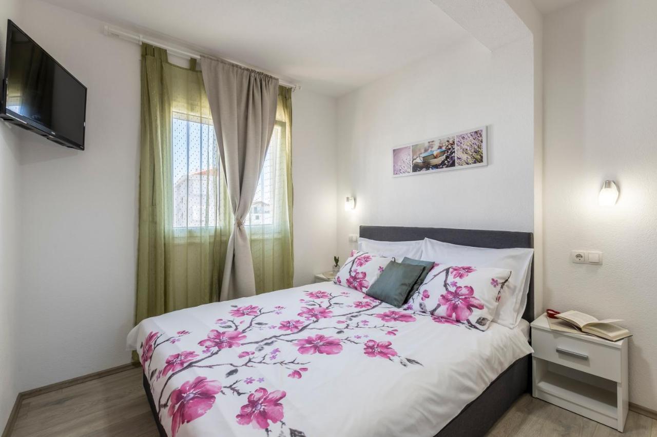 Apart Sa Terasom 250M Od Plaze,Parking,Wi Fi,Rostilj โตรกีร์ ภายนอก รูปภาพ