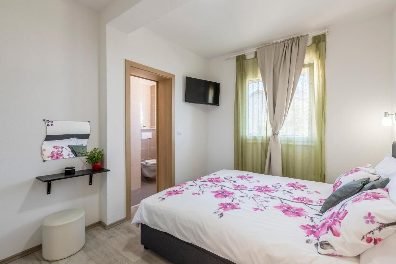 Apart Sa Terasom 250M Od Plaze,Parking,Wi Fi,Rostilj โตรกีร์ ภายนอก รูปภาพ