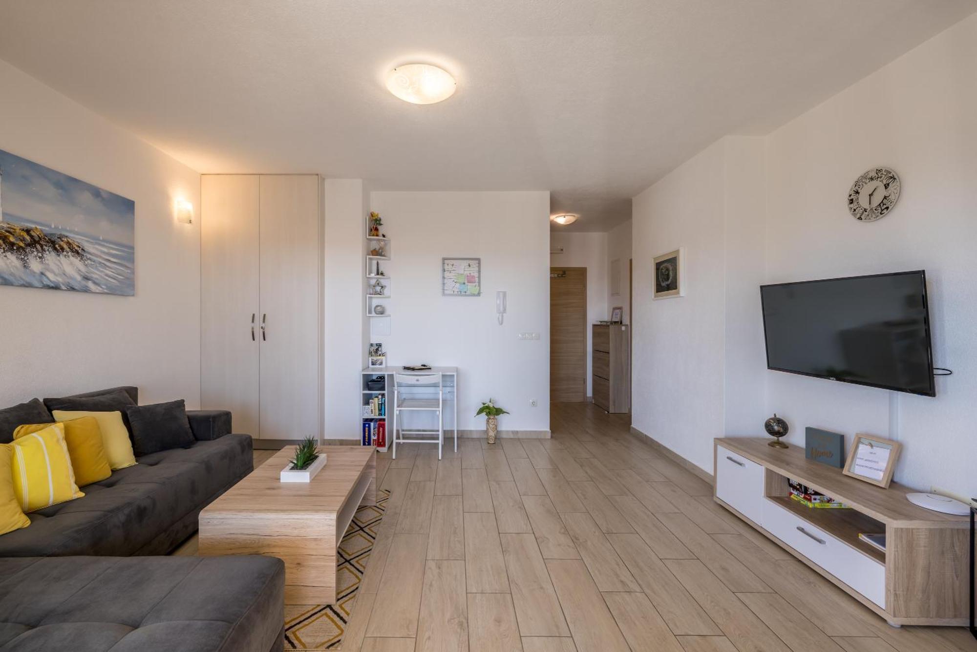 Apart Sa Terasom 250M Od Plaze,Parking,Wi Fi,Rostilj โตรกีร์ ภายนอก รูปภาพ